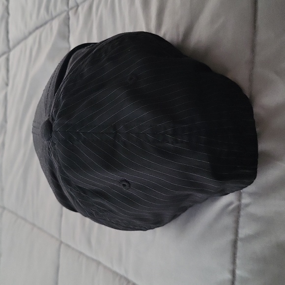 Hurley Flexfit Fitted Baseball Hat - Picture 4 of 9